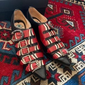 GUCCI SNAKE BUCKLE SHOES SZ 38 RARE